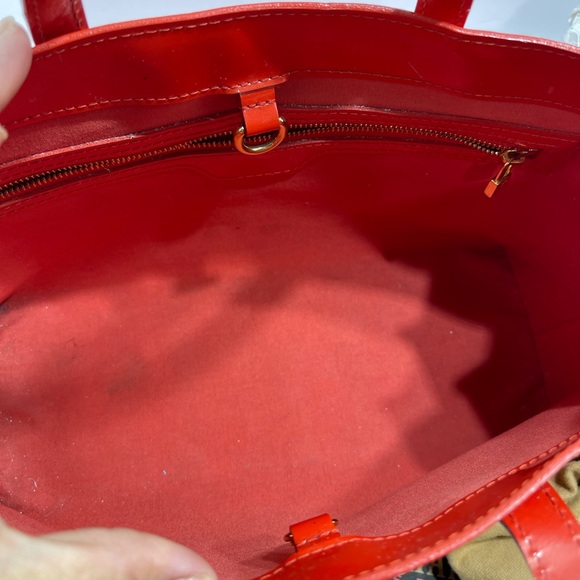 Louis Vuitton Wilshire in Vernis Red, comes with dust bag. - Picture 10 of 11